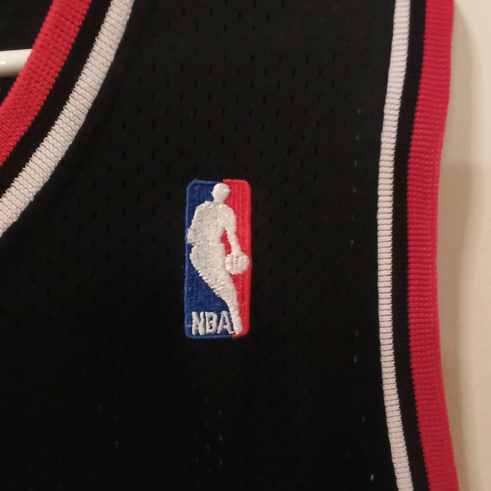 NWT Adidas Dennis Rodman Chicago Bulls Hardwood Classics Swingma XL - Picture 3 of 15